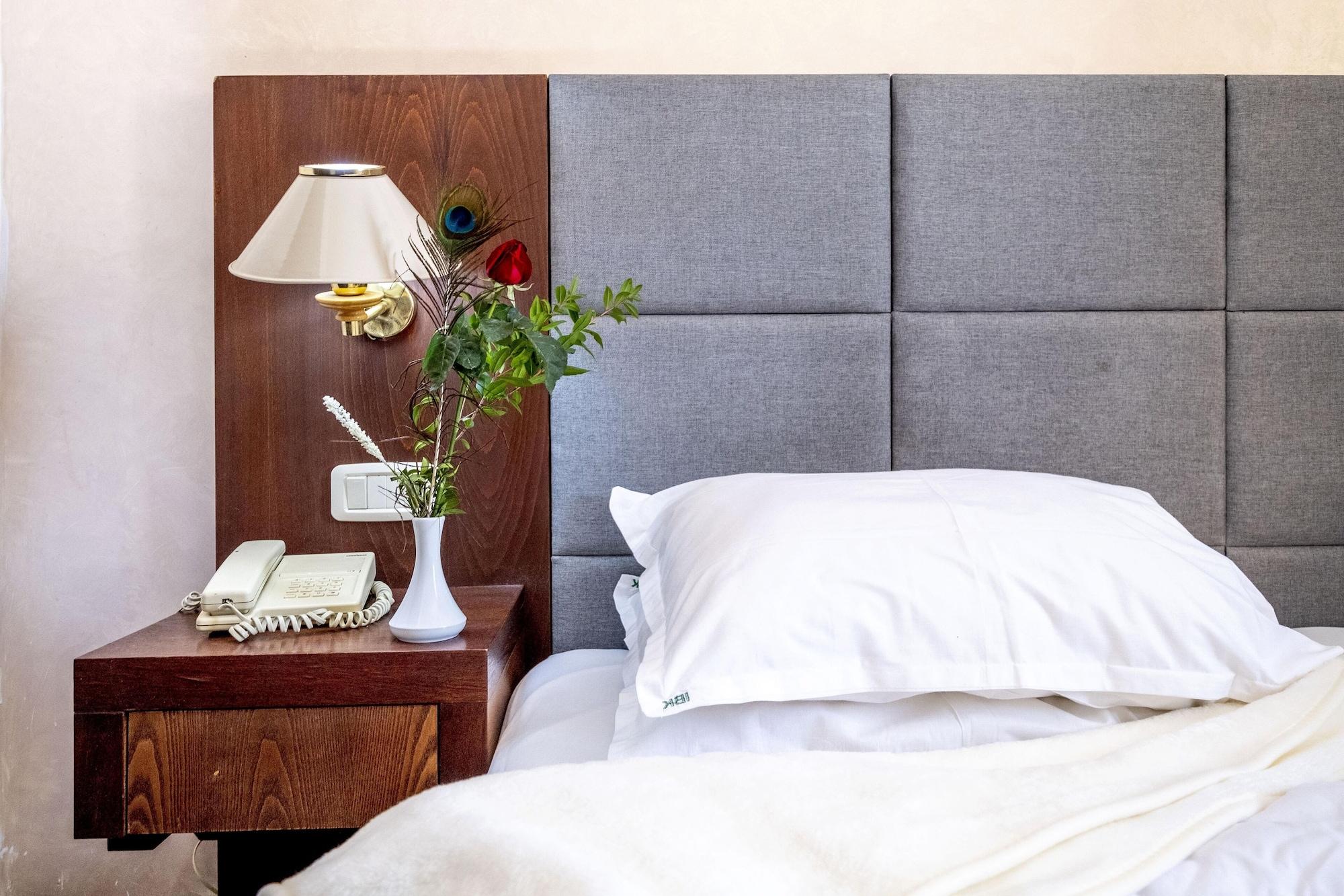 Hotel Ibn Khaldoun Tunisz Kültér fotó