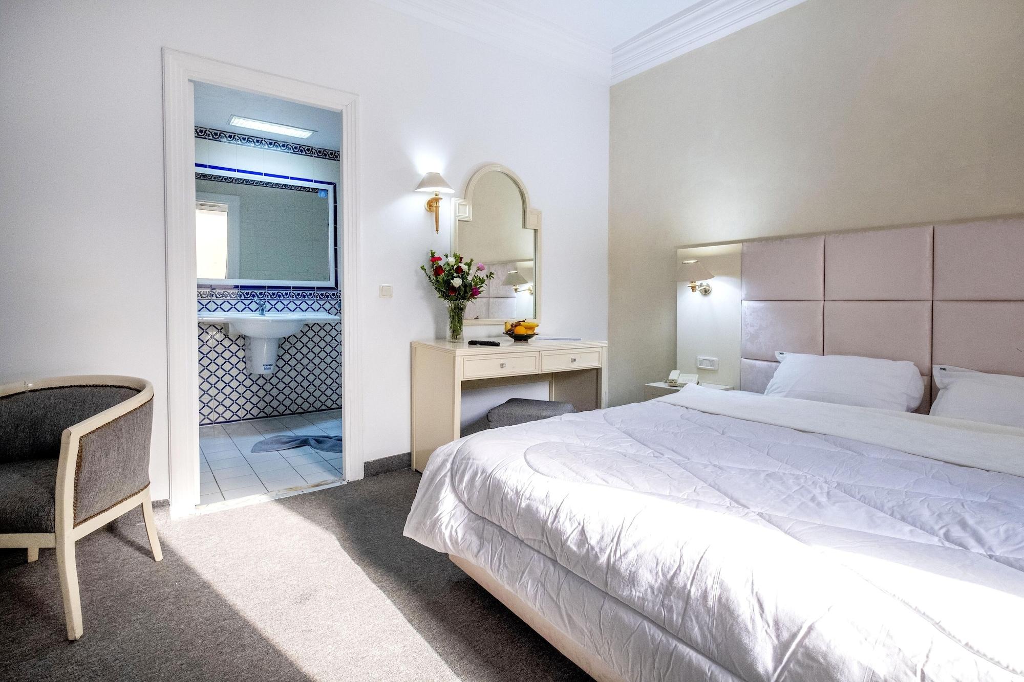 Hotel Ibn Khaldoun Tunisz Kültér fotó