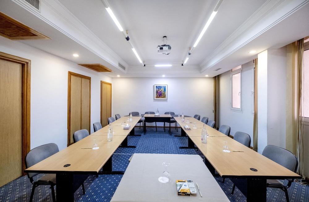 Hotel Ibn Khaldoun Tunisz Kültér fotó