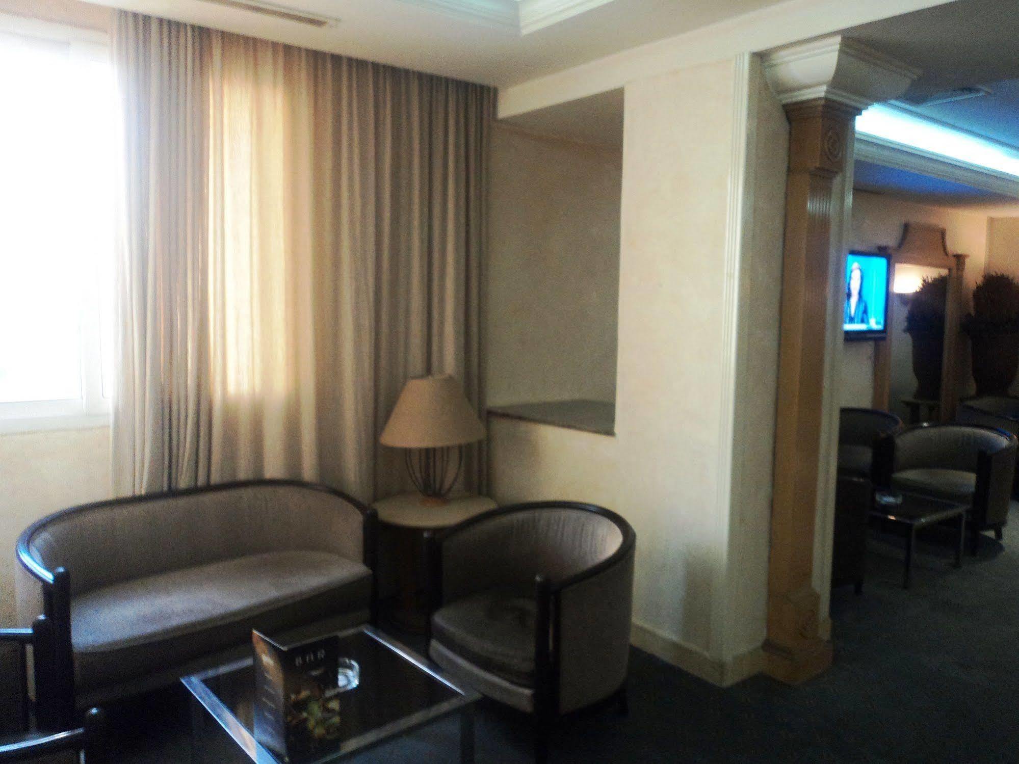 Hotel Ibn Khaldoun Tunisz Kültér fotó