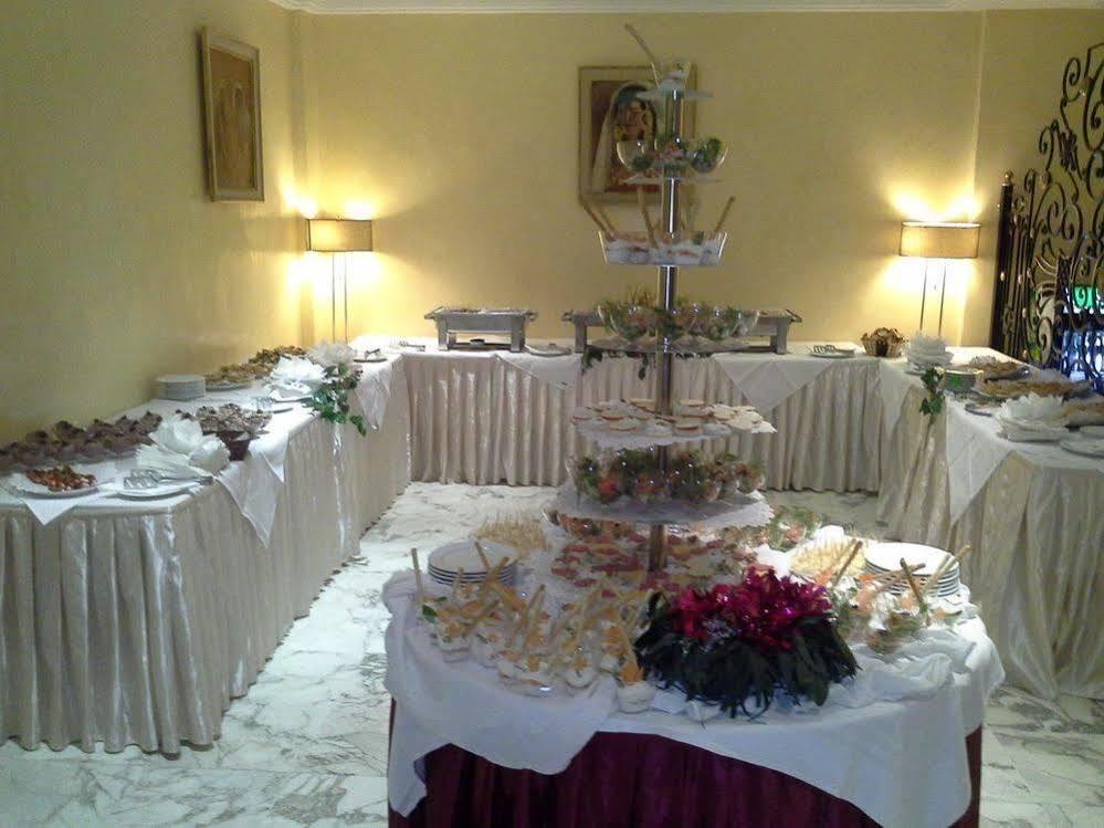 Hotel Ibn Khaldoun Tunisz Kültér fotó