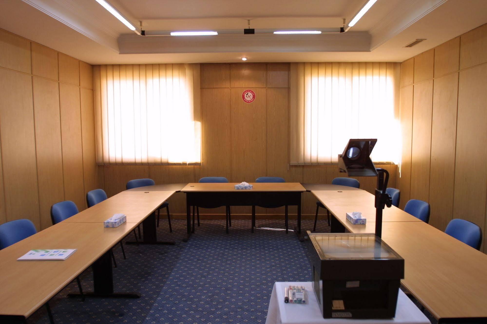 Hotel Ibn Khaldoun Tunisz Kültér fotó